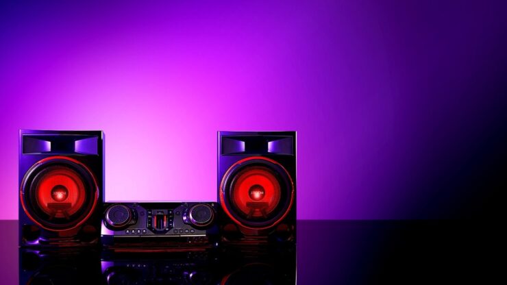 Как подключить Айфон к музыкальному центру или домашнему кинотеатру. Нашли у родителей старый музыкальный центр? Не выбрасывайте его. Его можно подключить к iPhone. Как подключить Айфон к музыкальному центру или домашнему кинотеатру. Нашли у родителей старый музыкальный центр? Не выбрасывайте его. Его можно подключить к iPhone. Фото.