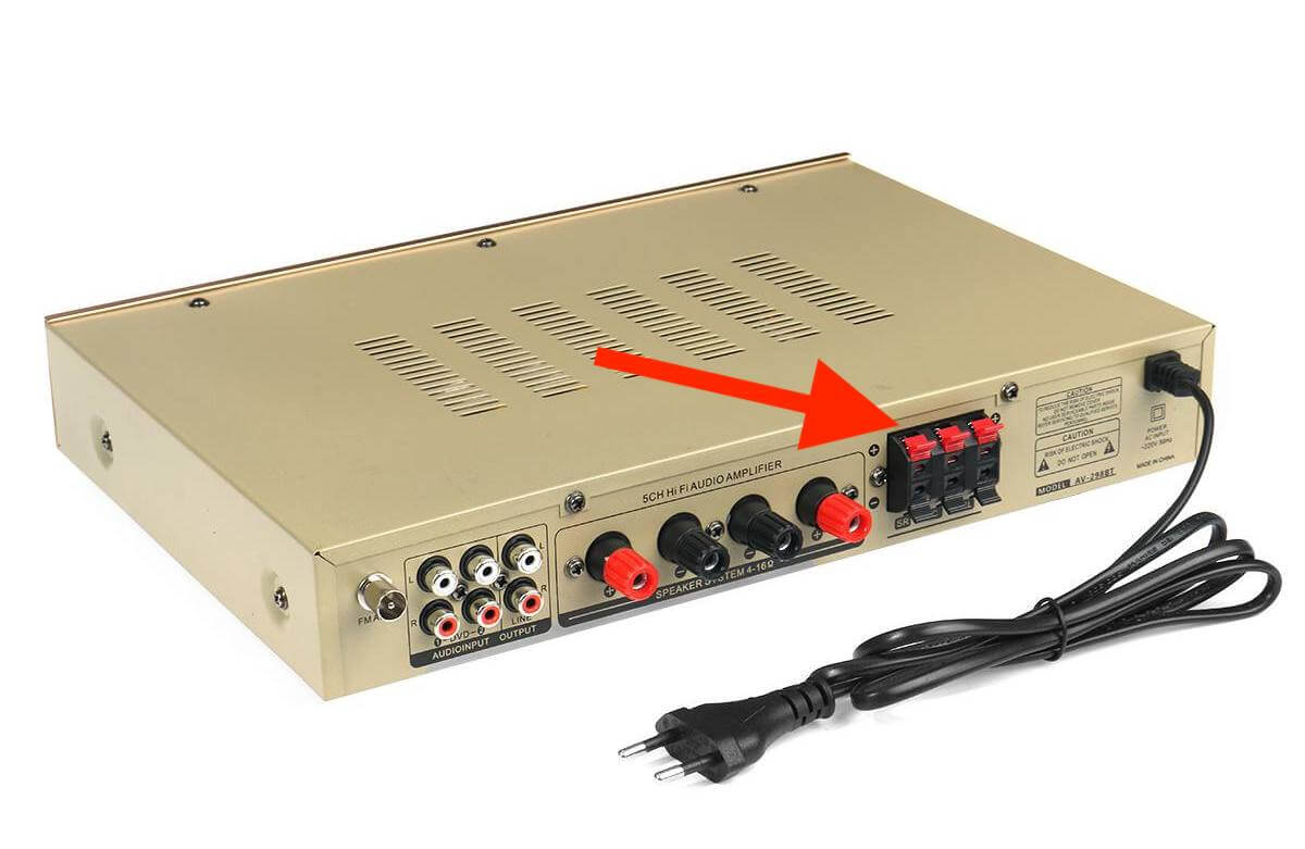 Эти самые разъёмы указаны стрелкой. Фото.