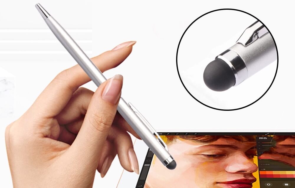 С одной стороны у него стилус, а с другой шариковая ручка. Фото.