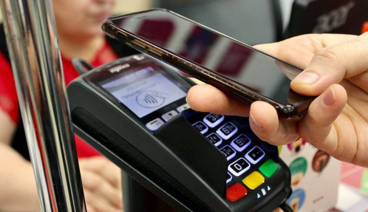 Как платить Apple Pay в Крыму. Платить Apple Pay в Крыму можно. Правда, только картами Мир. Как платить Apple Pay в Крыму. Платить Apple Pay в Крыму можно. Правда, только картами Мир. Фото.