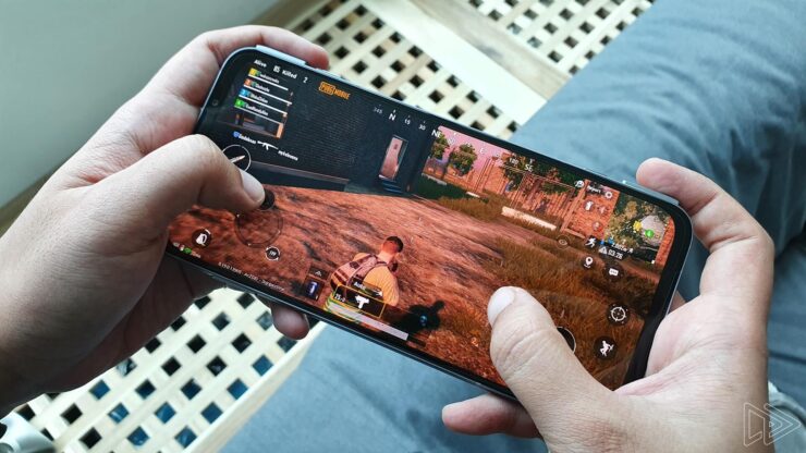 Black Shark 4 — это игровой смартфон, но не бойтесь этого. Фото.