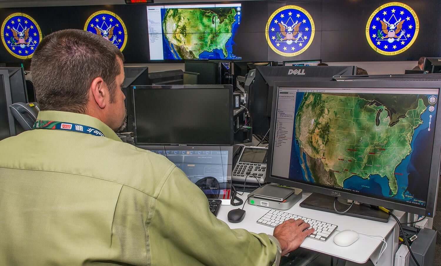 Apple снимет блокировку с iPhone, если у правоохранительных органов есть ордер. Фото.