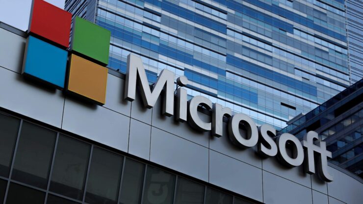 Microsoft доказала своим примером, что можно зарабатывать миллиарды только на сервисах. Фото.