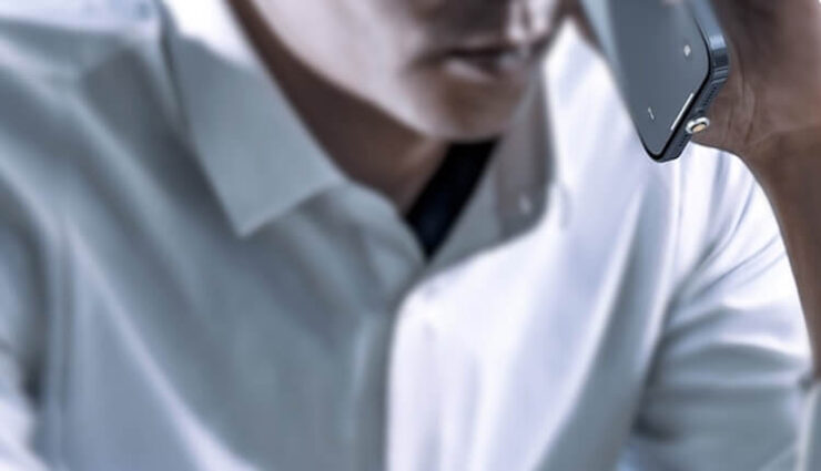 Вы можете просто оставить коннектор в разъёме, чтобы туда не забивалась пыль. Фото.