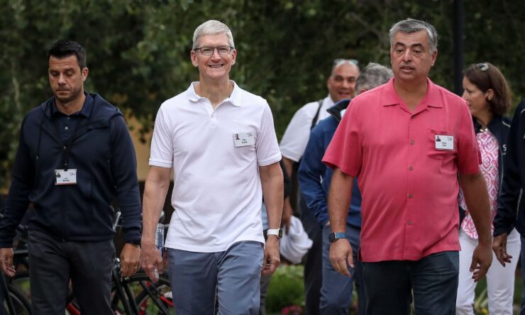 Кто такой Эдди Кью. Эдди Кью проработал в Apple больше 30 лет. Фото.