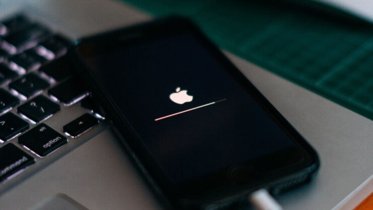 Не обновляется iPhone? Попробуйте обновить его через iTunes. Фото.