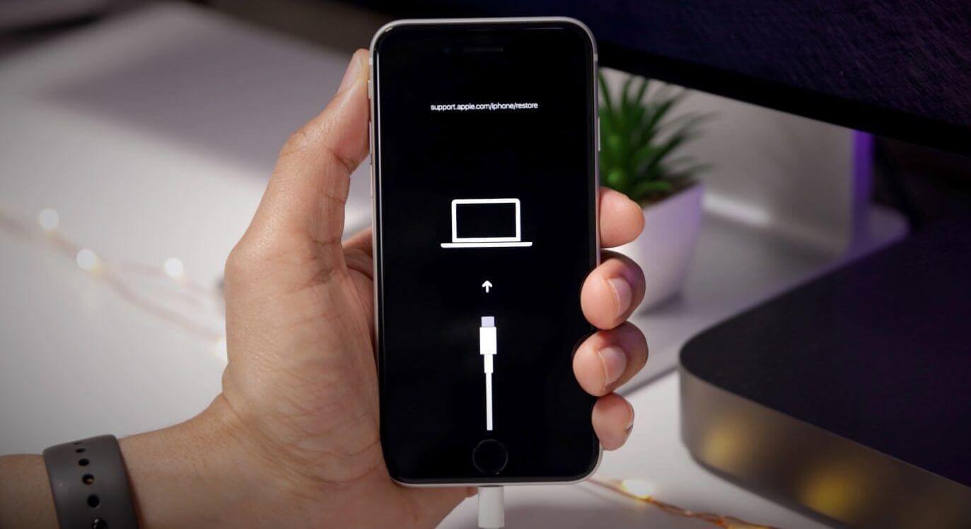 Каждый iPhone вводится в режим DFU по-своему. Фото.