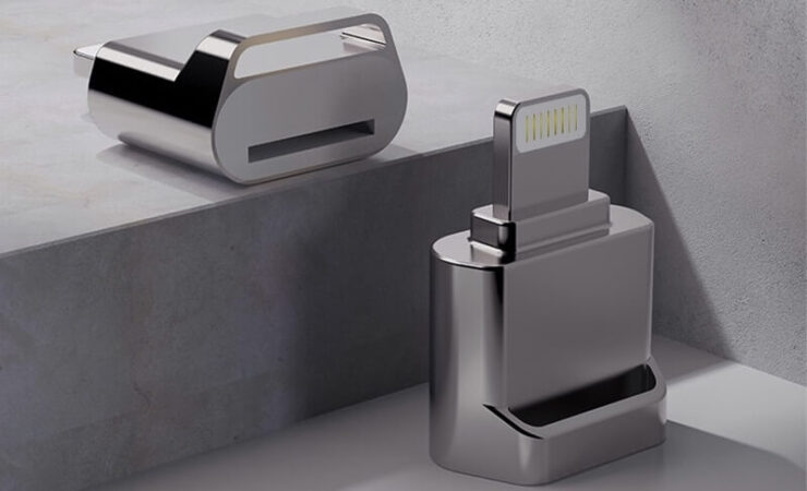 MicroSD-карточки тоже можно подключать к iPhone. Фото.