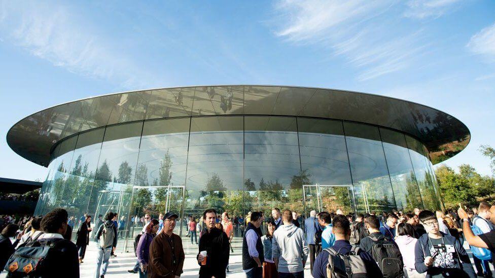 Сотрудники Apple не хотят возвращаться в офисы. Фото.