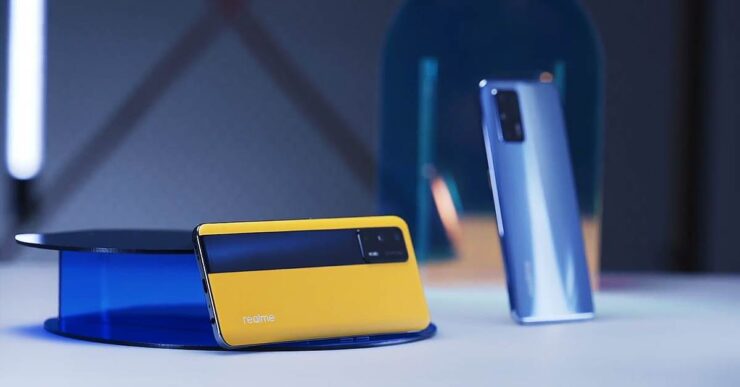 Выглядит Realme GT куда интереснее, чем iPhone. Фото.
