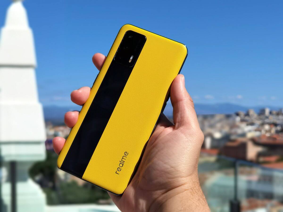 Realme GT — самый дешёвый флагман. Фото.