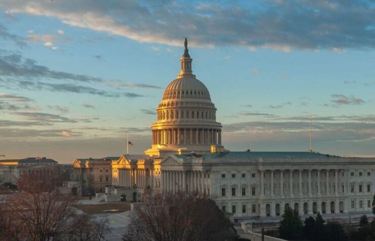 Закон против Apple. Как-то подозрительно много стало законов против Apple, вы не находите? Фото.