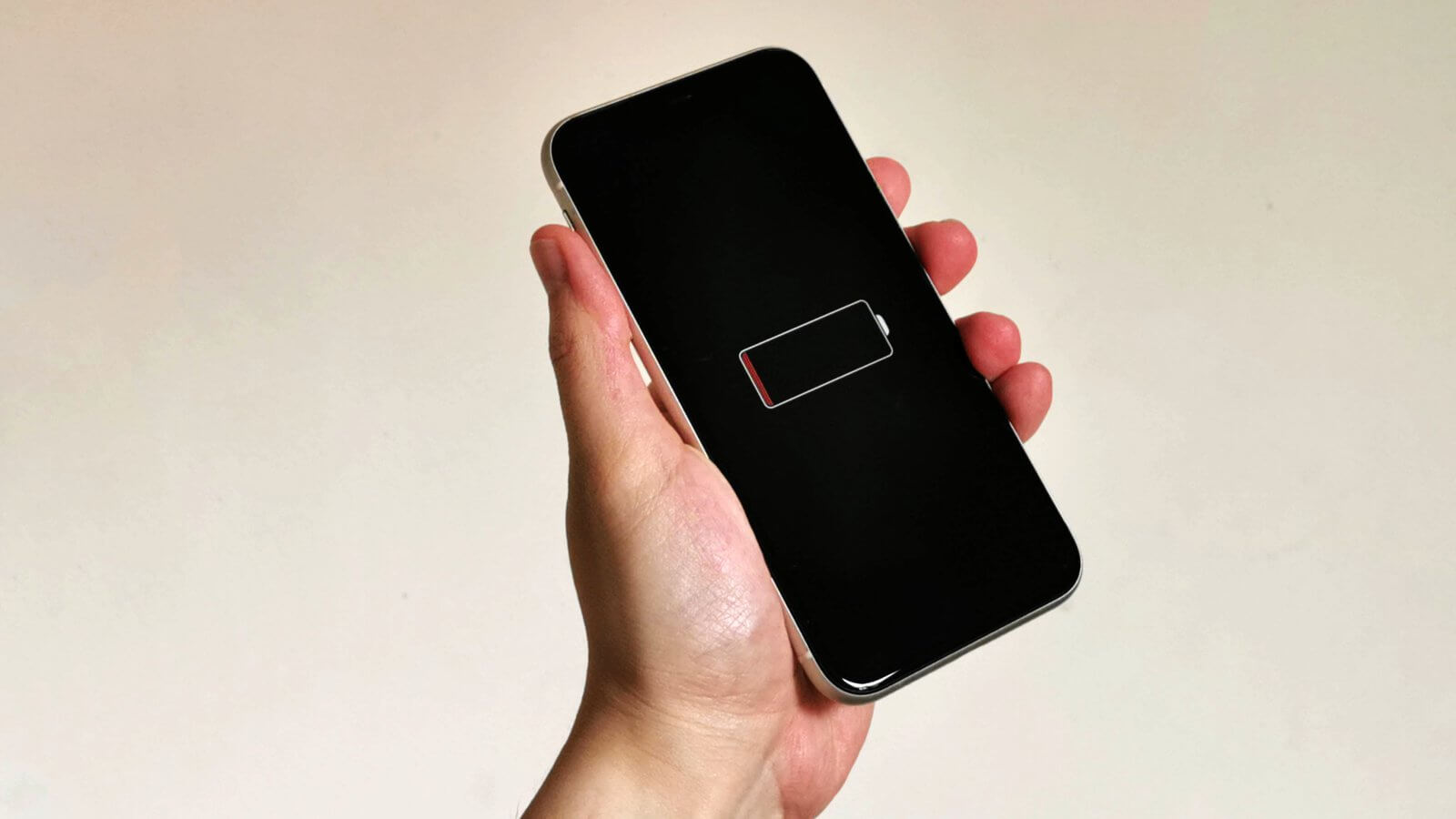 Новые iPhone смогут работать дольше. Ваш iPhone сел в течение дня? Скоро Apple решит эту проблему. Новые iPhone смогут работать дольше. Ваш iPhone сел в течение дня? Скоро Apple решит эту проблему. Фото.