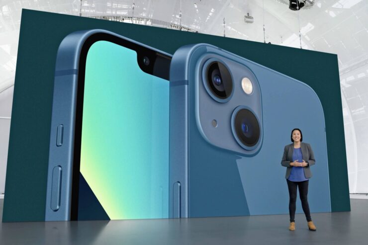 Дешевле всего iPhone 13 — в одном из безналоговых штатов США, но это далеко. Поэтому проще всего брать их в Европе или у серовозов. Фото.