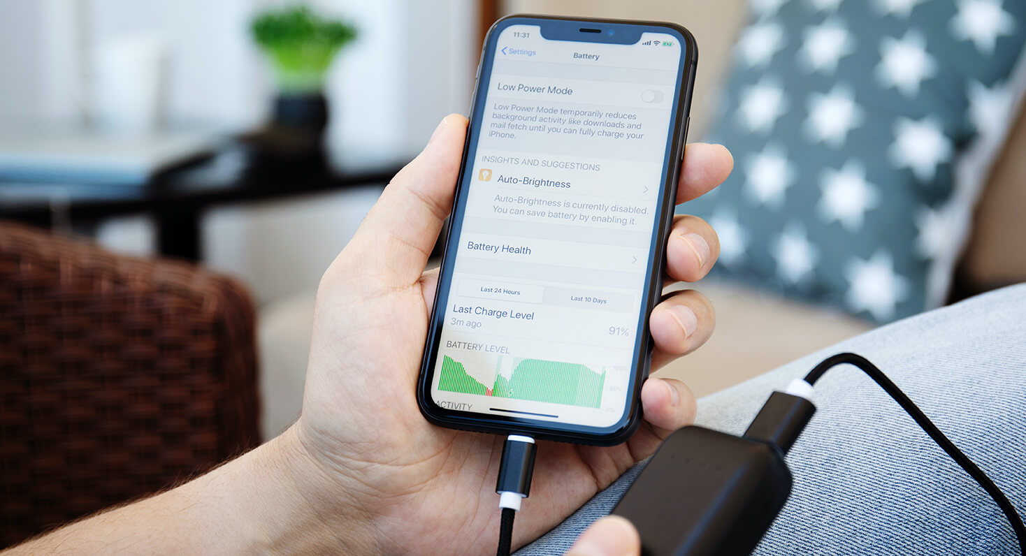 Автономности практически ни одного iPhone не изменилась к лучшему на iOS 15. Фото.