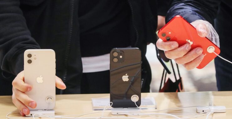 Где брать рассрочку на Айфон. Рассрочки дают только в крупных магазинах. Туда и ходите. Фото.