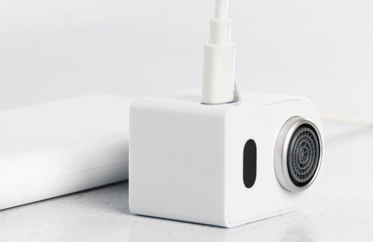 Насадка для крана Xiaomi. Эта насадка имеет встроенный аккумулятор и её нужно заряжать. Насадка для крана Xiaomi. Эта насадка имеет встроенный аккумулятор и её нужно заряжать. Фото.