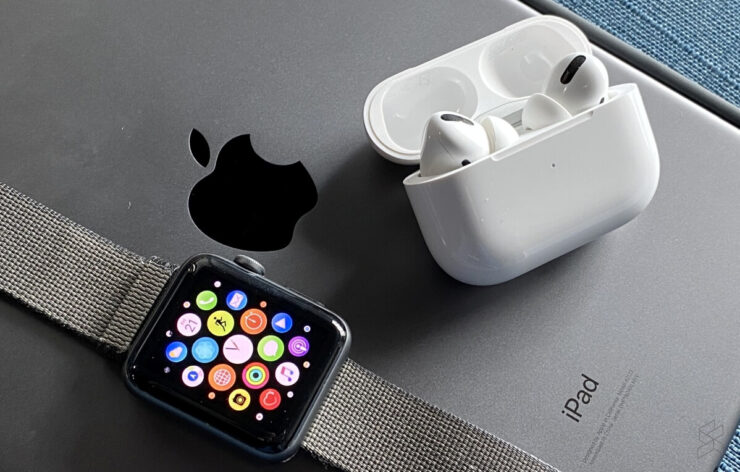 Apple Watch и AirPods. Apple Watch и AirPods Pro — это идеальная пара. Apple Watch и AirPods. Apple Watch и AirPods Pro — это идеальная пара. Фото.
