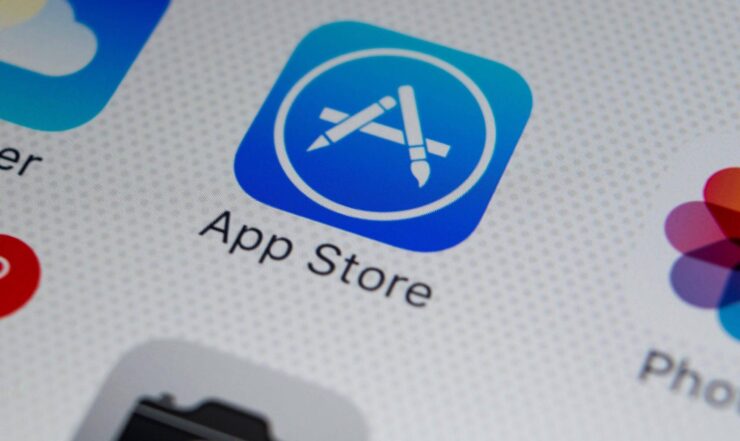 Загрузка приложений из-за пределов App Store может повредить всей iOS. Фото.