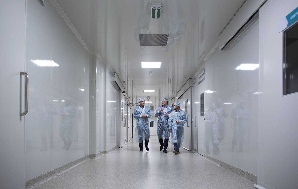 Если бы Apple сделали свою поликлинику, продвигать технологии стало бы гораздо проще. Фото.