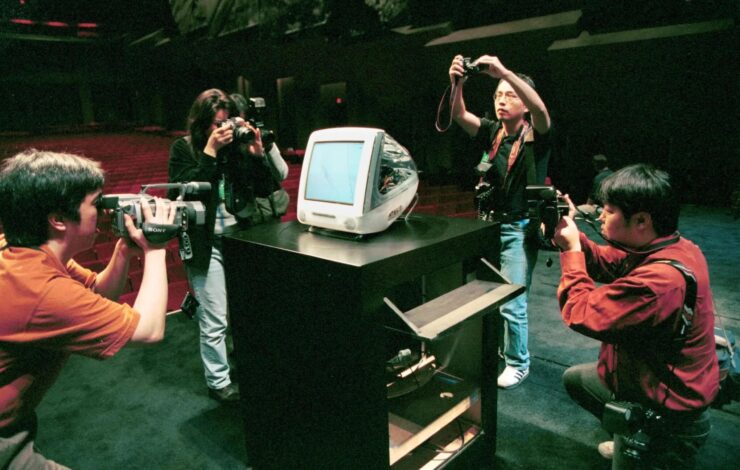 Джобс не создавал технику сам, он как продюсер только отбирал то, что понравится людям. Фото.