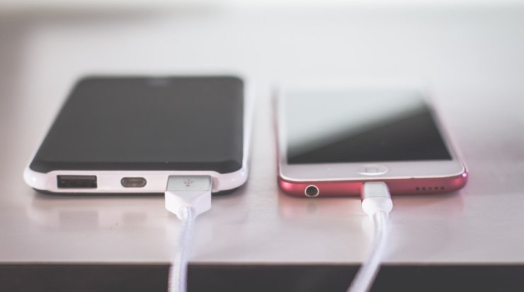 Почему Apple не откажется от Lightning в iPhone
