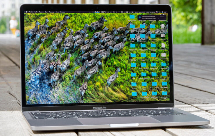 MacBook Pro 2020 ещё вполне себе хорош. Фото.