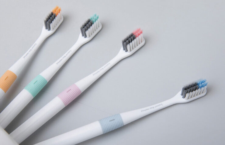 Зубная щётка Xiaomi. Зубные щётки Dr. Bei по умолчанию имеют мягкую щетину, поэтому кому-то придётся привыкнуть. Зубная щётка Xiaomi. Зубные щётки Dr. Bei по умолчанию имеют мягкую щетину, поэтому кому-то придётся привыкнуть. Фото.