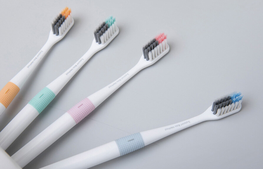 Зубные щётки Dr. Bei по умолчанию имеют мягкую щетину, поэтому кому-то придётся привыкнуть. Фото.