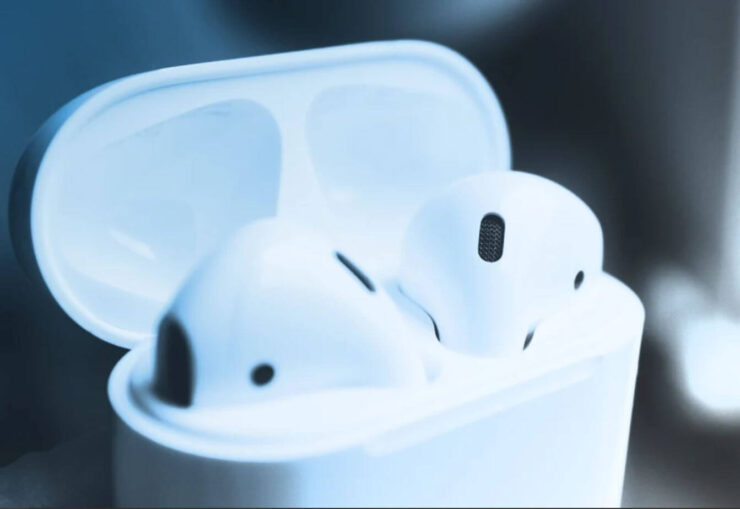 Материал AirPods. Материал AirPods приятный на ощупь, но не совсем практичный. Материал AirPods. Материал AirPods приятный на ощупь, но не совсем практичный. Фото.