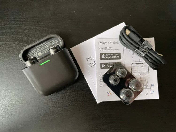 Аналог AirPods Pro для Айфона. Комплект стандартный — никаких отличий от AirPods. Аналог AirPods Pro для Айфона. Комплект стандартный — никаких отличий от AirPods. Фото.