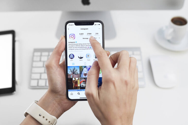 Реклама в Instagram. Забудьте о возможности отключения рекламы в мессенджерах. Такого не будет. Фото.