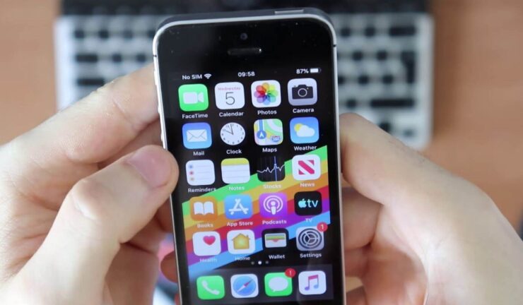 Операционная система в телефоне. iOS 14 он обновил до iOS 15 — полёт нормальный. Почти. Фото.