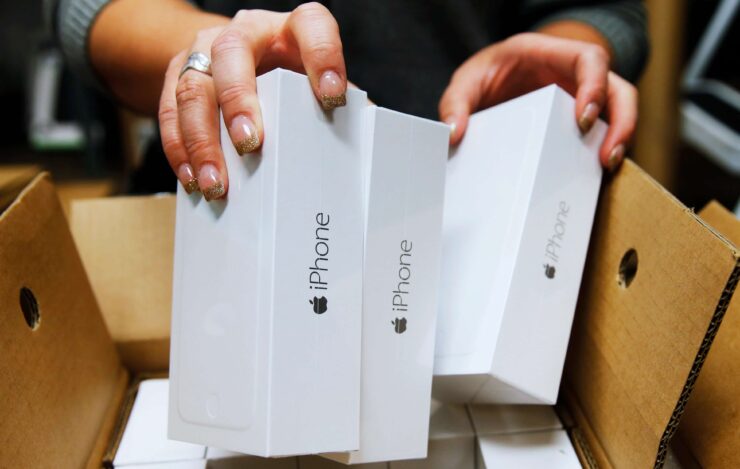 Такого ещё не было. В России почти закончилась техника Apple. В России стремительно заканчиваются запасы техники Apple. Такого ещё не было. В России почти закончилась техника Apple. В России стремительно заканчиваются запасы техники Apple. Фото.