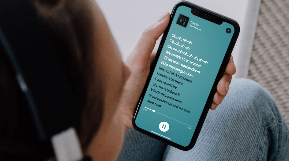 Как найти текст песни в Спотифай на iOS. Фото.