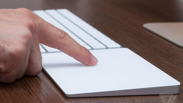 Трекпад или мышь Apple. Пользователь Windows не может представить себе как можно покупать трекпад за много денег. Фото.