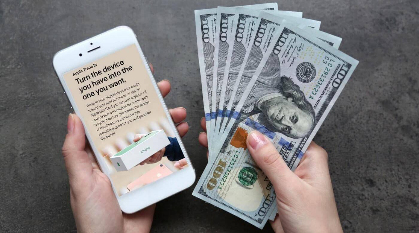Что нужно знать перед продажей iPhone. Вы можете продать свой Айфон или сдать его в трейд-ин, но подготовить его к этому нужно одинаково. Что нужно знать перед продажей iPhone. Вы можете продать свой Айфон или сдать его в трейд-ин, но подготовить его к этому нужно одинаково. Фото.