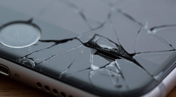 Ремонт любого устройства Apple — потенциально дорогое удовольствие. Фото.