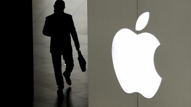 Ситуация с сотрудниками Apple накаляется. Фото.