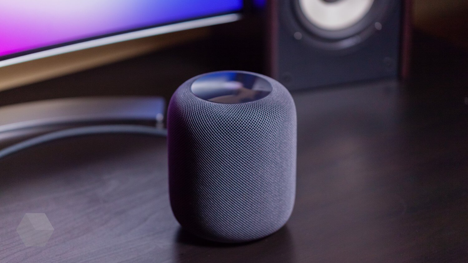 Совсем неудивительно, что оригинальный HomePod убрали с продаж. Фото.