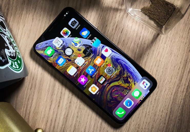 iPhone XS в 2022. iPhone XS — смартфон на ближайший год. Не более того. Фото.