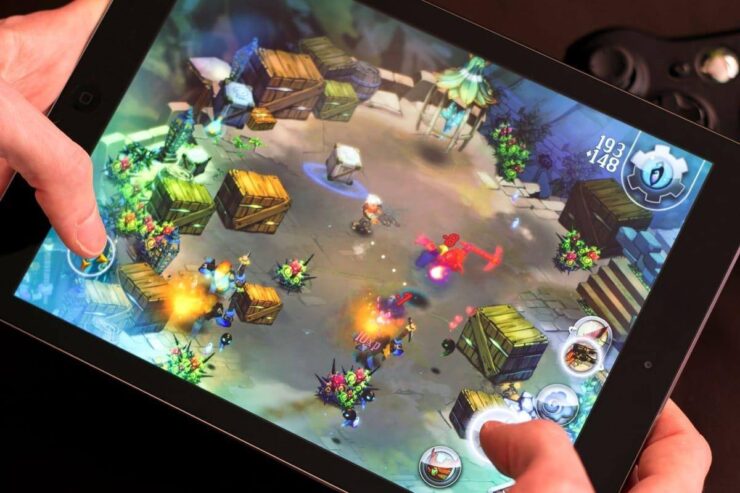 Играть на iPad — сплошное удовольствие. Фото.
