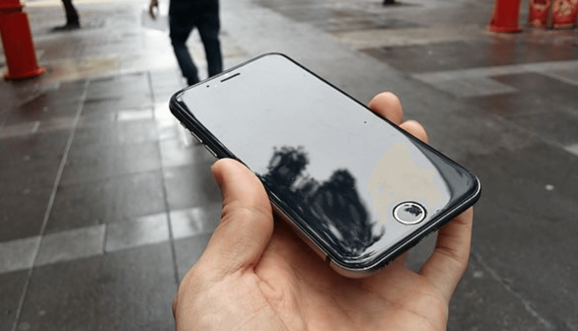 Стекло или защитная плёнка на Айфон. Что выбрать. Фото.