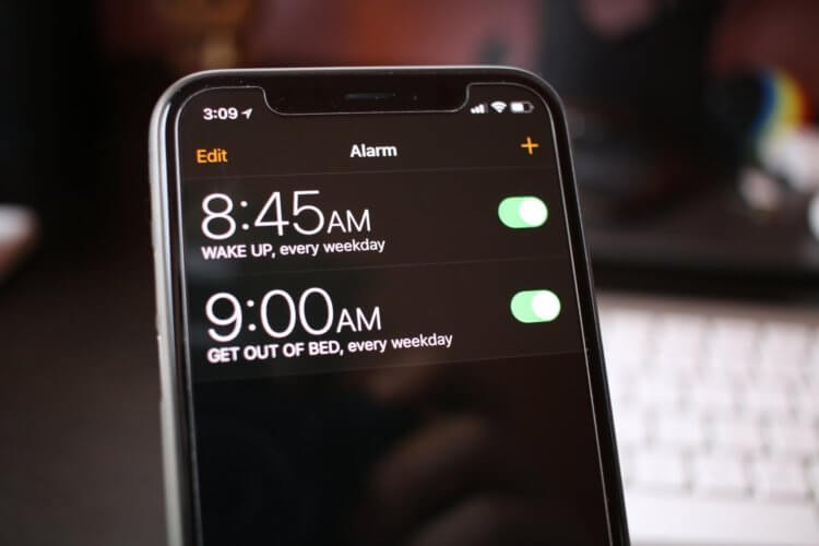Звучит ли будильник при выключенном мобильном телефоне?