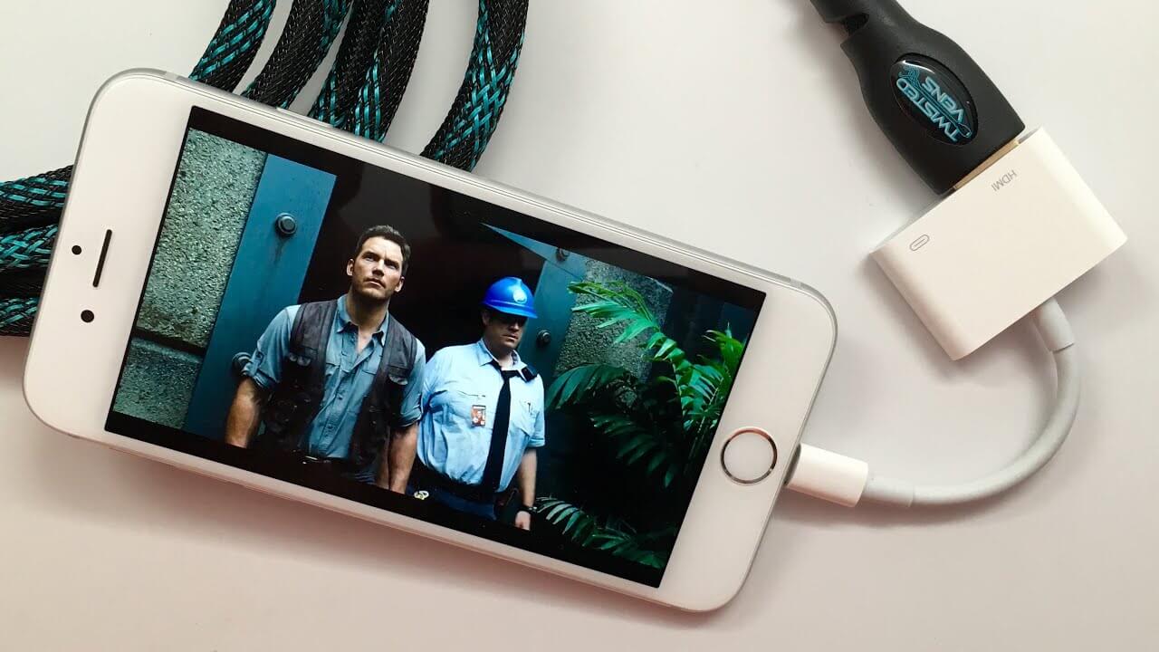 Да, HDMI проигрывает беспроводной передачи данных, но плюсы у него все же есть. Фото.