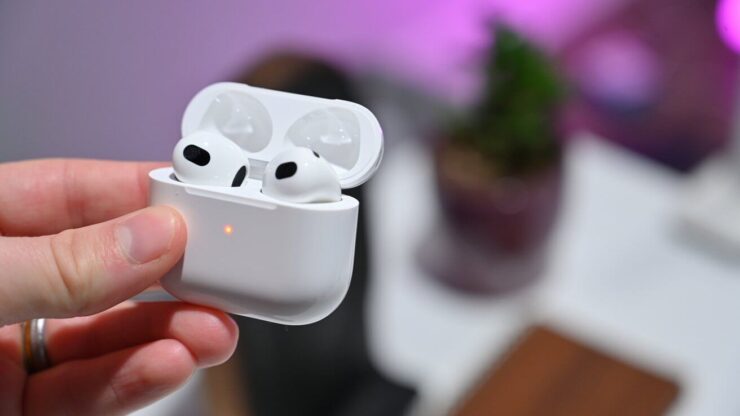 Брак в AirPods 3. Брак в первых партиях AirPods 3 — дело обычное. Фото.