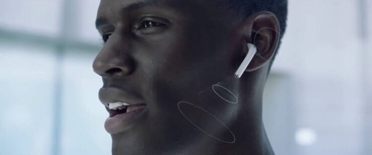 Звонить с AirPods очень удобно. Фото.