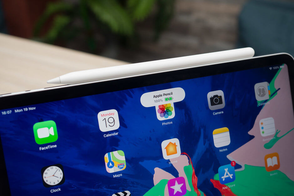 Вот так подключается Apple Pencil 2. Фото.