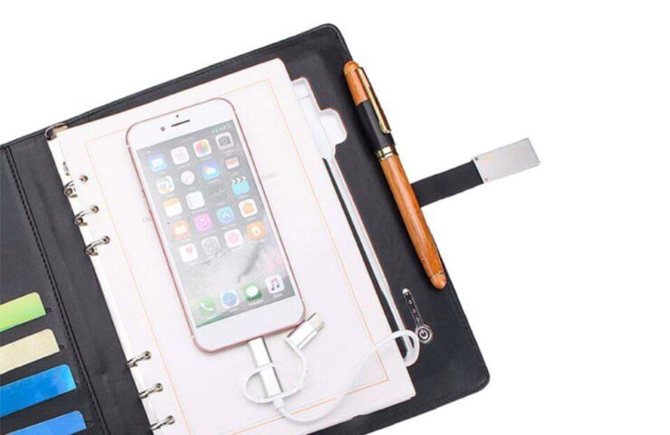 Ежедневник с беспроводной зарядкой. Ежедневник здорового человека. Фото.