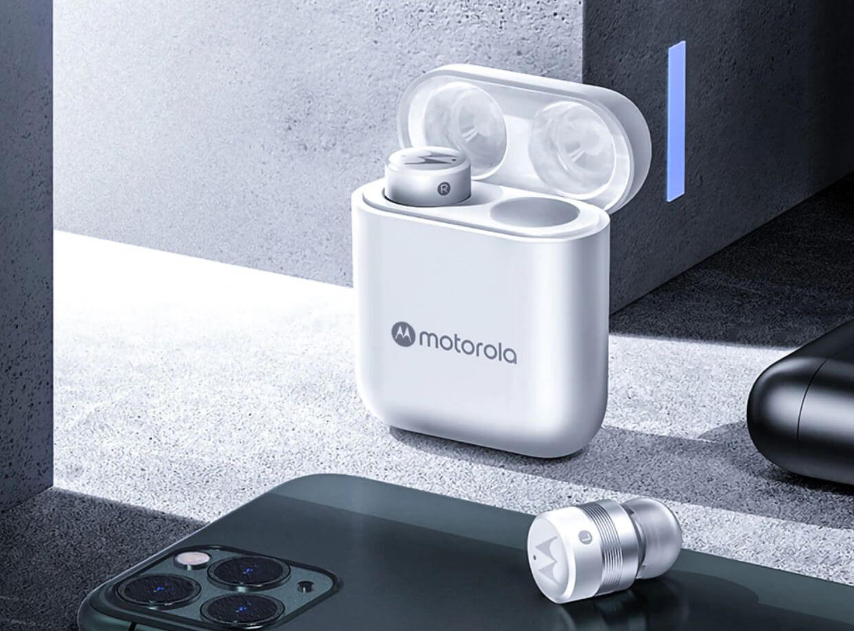 Чем заменить AirPods. Наушники от Motorola имеют хорошие микрофоны — намного лучше, чем у AirPods. Фото.